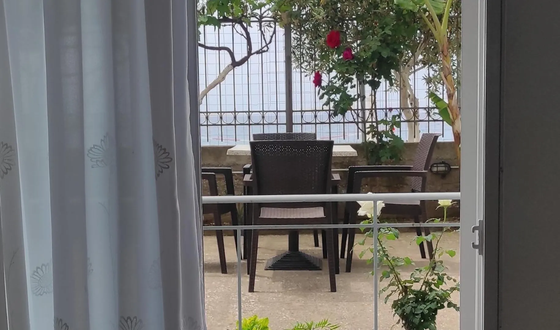 בורש Sunset Studios בית הארחה