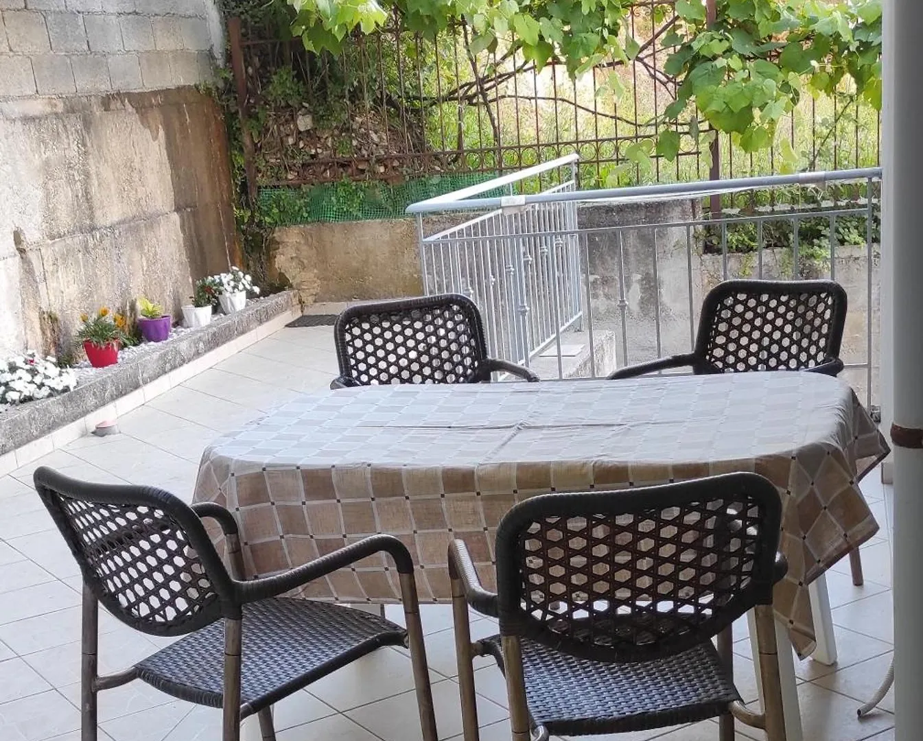 בורש Sunset Studios אלבניה