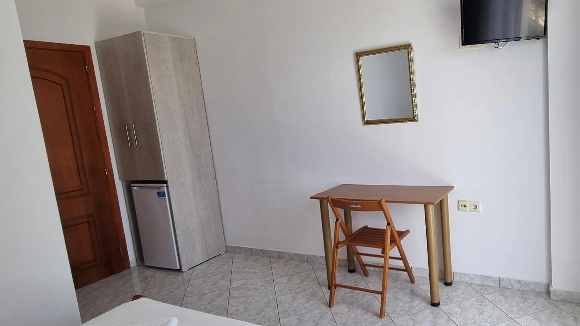בורש Sunset Studios בית הארחה