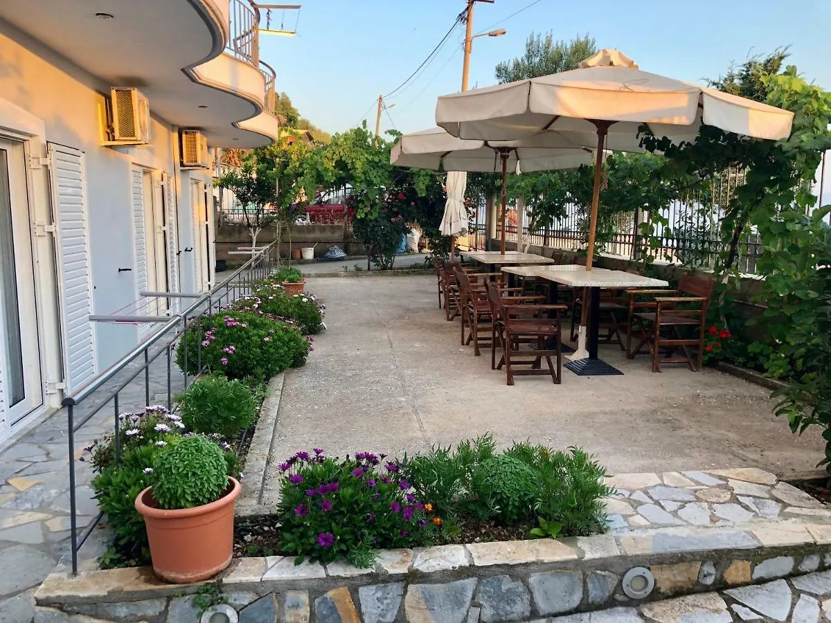 בית הארחה בורש Sunset Studios אלבניה
